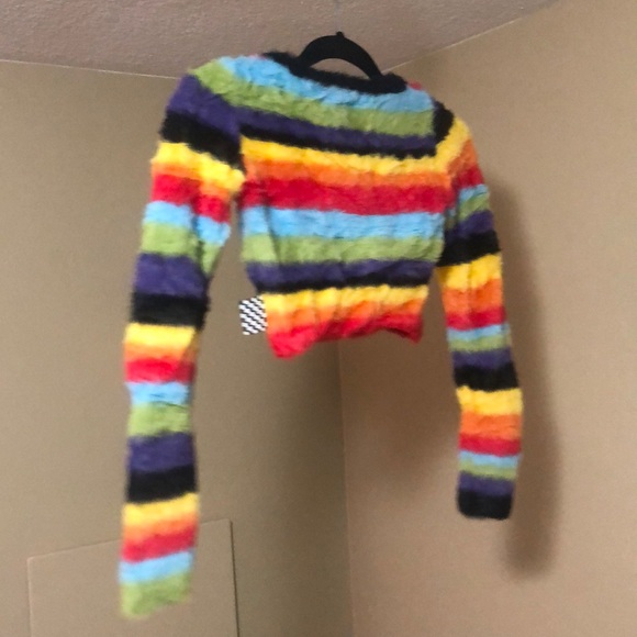 Cropped Rainbow Unif Sweater - Picture 3 of 3